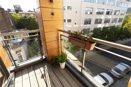 A well-presented two double bedroom apartment set on the third floor of this popular secure development in the heart of Islington. - Photo 4