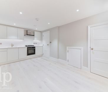 1 Bedroom Apartment, Carnaby Street, Soho, W1F - Photo 5