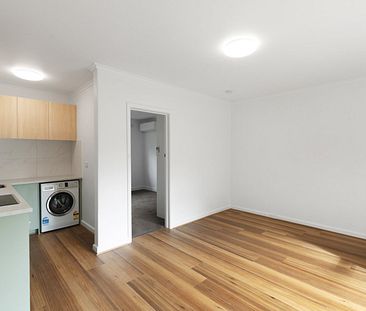 Freshly Renovated One Bedroom - Photo 6