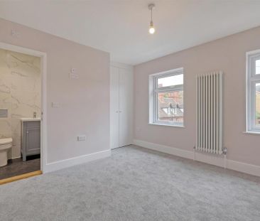 3 bedroom semi-detached house to rent - Photo 6