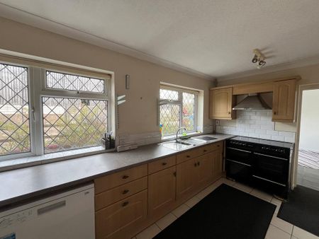 3 bedroom bungalow to rent - Photo 5