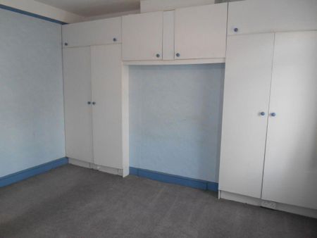 2 bedroom maisonette to rent - Photo 4