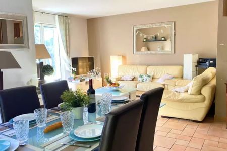 Au calme, dans un domaine fermé - Photo 3