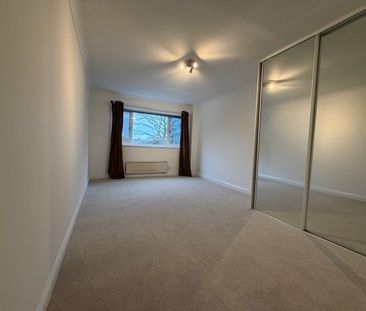 Farington Acres, Weybridge, Surrey, KT13 - Photo 4