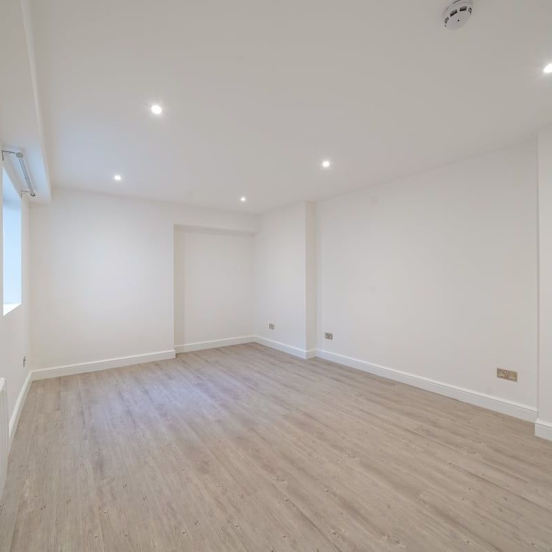 3 bedroom flat to rent - Photo 1