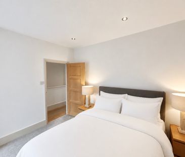 1 Bed Flat, Tooting High Street, SW17 - Photo 3