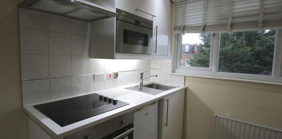 Studio to rent - Photo 2