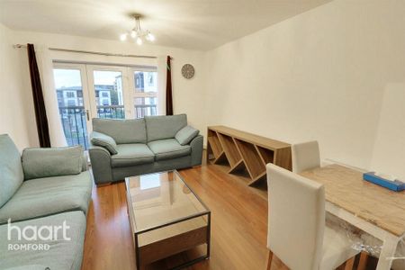 2 bedroom flat to rent - Photo 2