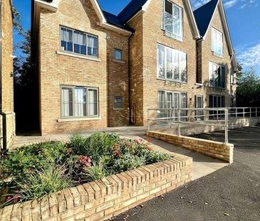 Filmer Grove, Godalming, Surrey, GU7 - Photo 1
