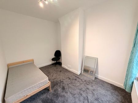 3 bedroom terraced house to rent - Photo 5
