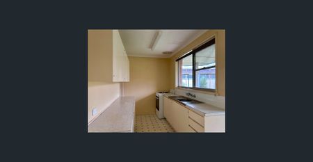 NEAT & TIDY THREE BEDROOM HOME - Photo 5