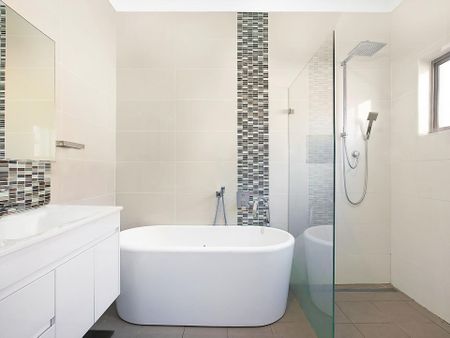 A Family-Friendly Contemporary Comfort in Prime Ryde Location - Photo 4