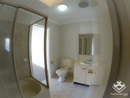 Waterfront Townhouse with Air-Conditioned Master & Bonus Third-Level Space! - Photo 4