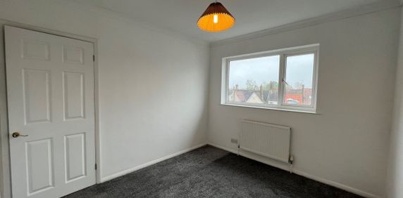 High Street - Photo 2