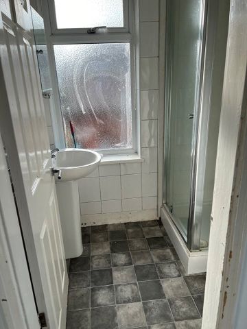 3 Bed Semi-Detached House, Daresbury Road, S2 - Photo 2