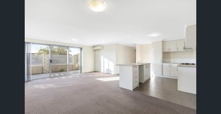 Modern Comfort and Convenience in Huntingdale - Photo 2