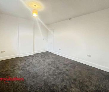 Flat Lane, Whiston, Rotherham, S60 - Photo 3
