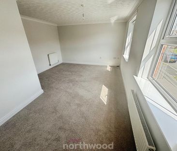 4 bedroom semi-detached house to rent - Photo 3