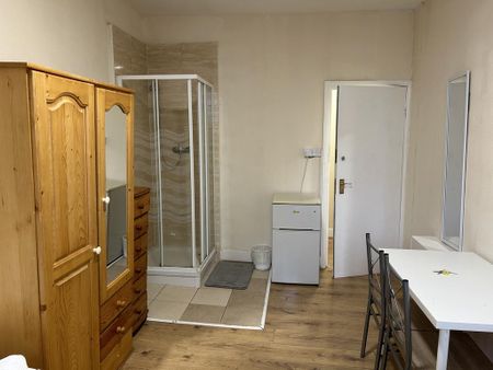 5 bedroom apartment to rent - Photo 2