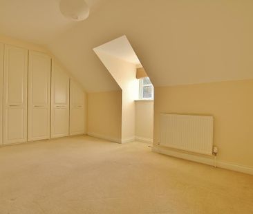 4 bedroom terraced house to rent - Photo 2