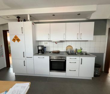 2 Zimmer Dachgeschoss Wohnung mit Küche - Foto 1