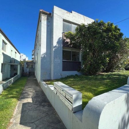 ONE BEDROOM ABODE, 60M TO MAROUBRA BEACH - Photo 3