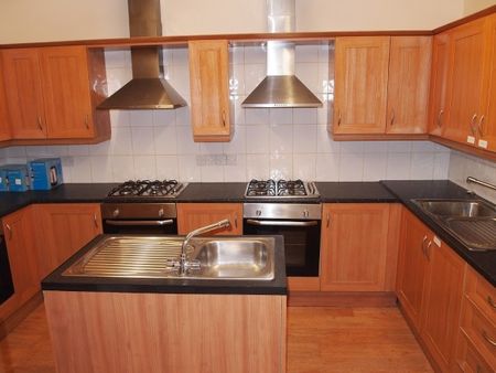 21 Bed Student House Blackpool - Photo 5