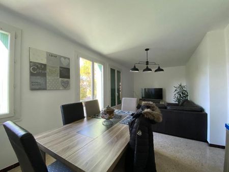 Location Appartement 3 pièces 70m² ST MAXIMIN LA STE BAUME 83470 - Photo 2