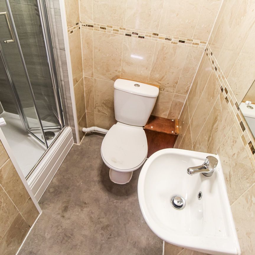 Queen Street, Treforest, Pontypridd - Photo 1