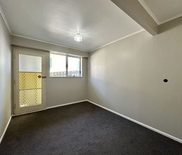 2-Bedroom Flat in Newlands - Photo 4