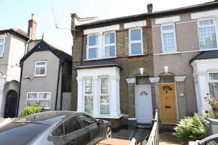 Price £1,700 pcm - Available Now - Unfurnished - Photo 4