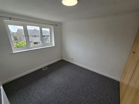3 bedroom end of terrace house to rent - Photo 3