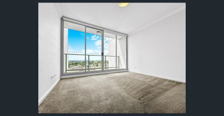 Luxurious 2-Bed Apartment in Resort-Style Complex – Walk to Everything - Photo 3