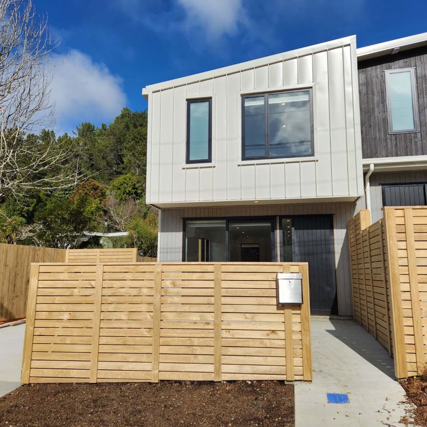 Modern & Low-Maintenance 3-Bedroom Townhouse in Stokes Valley - Photo 1