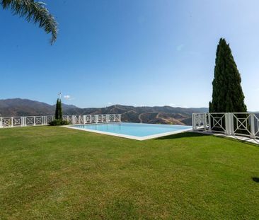 Luxury Villa for rent in Marbella Del Este, Spain - Photo 4