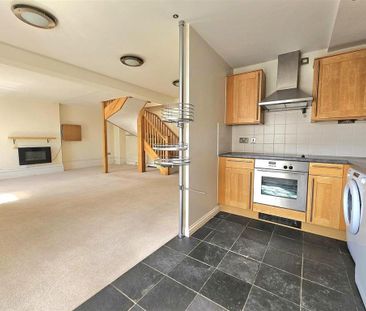 2 bedroom duplex to rent - Photo 1