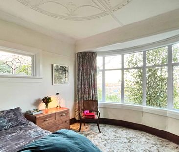 Elegant city house with sea views - Photo 2