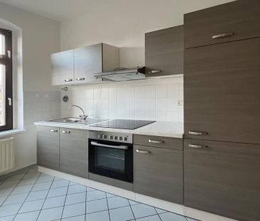 EBK... Großes Wohnzimmer... Bad mit Fenster - Photo 2