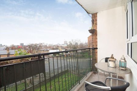 2 bedroom flat to rent - Photo 5