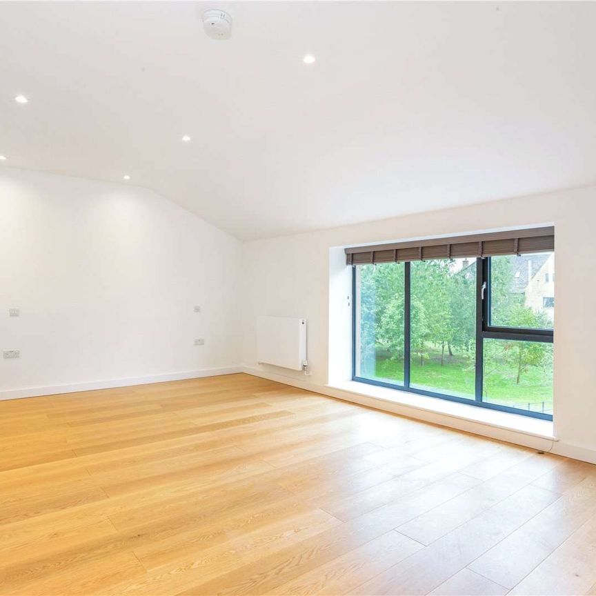 Semi-detached barn conversion designed to a high specification and situated in a rural location. - Photo 1