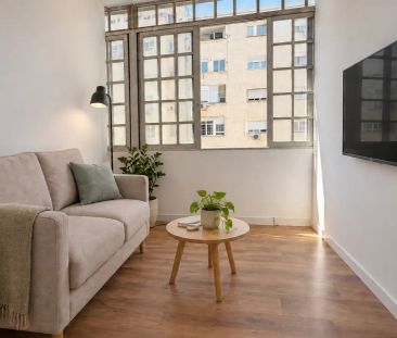 Room in a shared 9-bedroom apartment for rent in Argüelles, Madrid - Foto 5