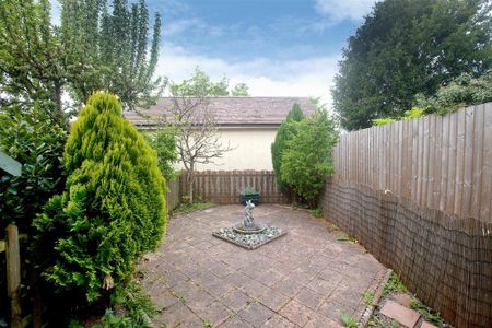 2 bedroom semi-detached house to rent - Photo 4