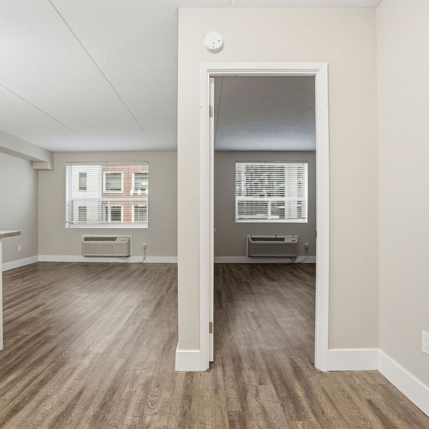 For Lease - 149 Main Street Unit# 510, Hamilton, Ontario - Photo 1