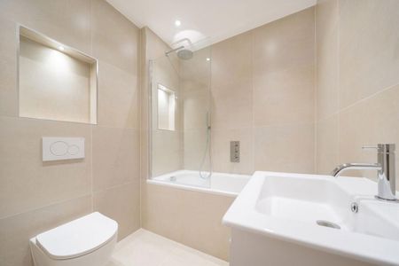3 bedroom flat to rent - Photo 3