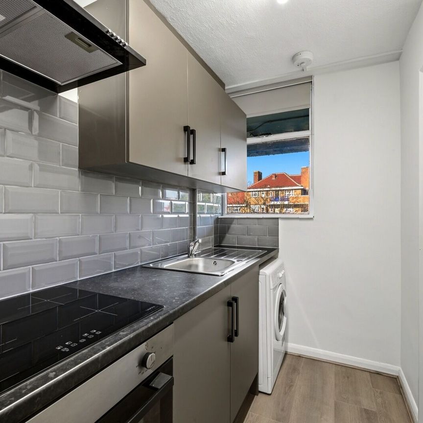 London Road, Mitcham, CR4 - Photo 1