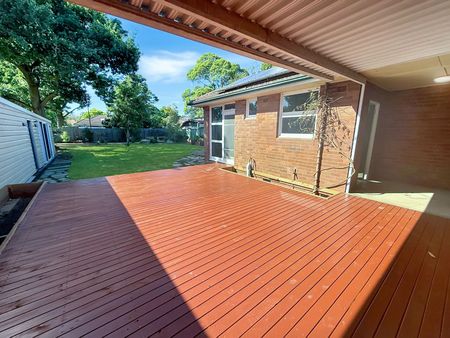 30 Vaughan Ave, Pennant Hills NSW 2120 - House For Rent | Domain - Photo 2
