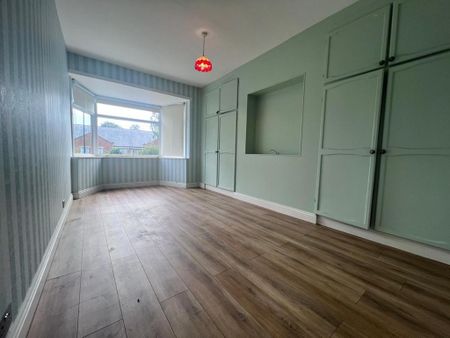 3 bedroom flat to rent - Photo 2