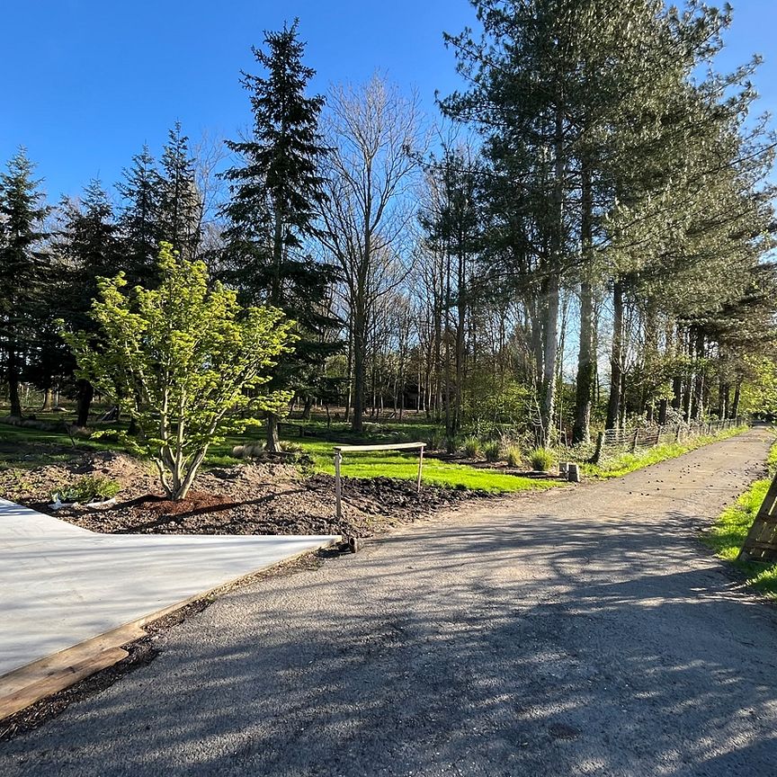 Vrijstaand modern huis met zeer ruime tuin - Foto 1