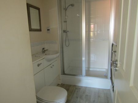 2 bed Apartment - To Let - Photo 3