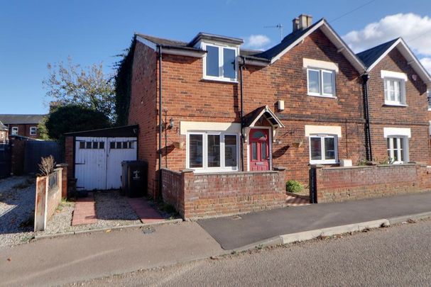 3 bedroom semi-detached house to rent - Photo 1